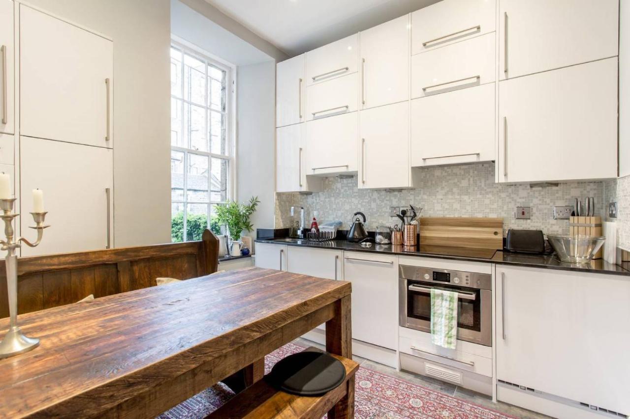 Joivy Converted Flat In Historic Building In New Town Edinburgh Exterior photo